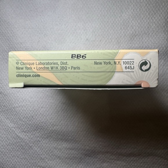 Clinique Stay-Matte Sheer Pressed Powder Oil Free 01 STAY BUFF 7.6g *NEW IN BOX* - Picture 2 of 8